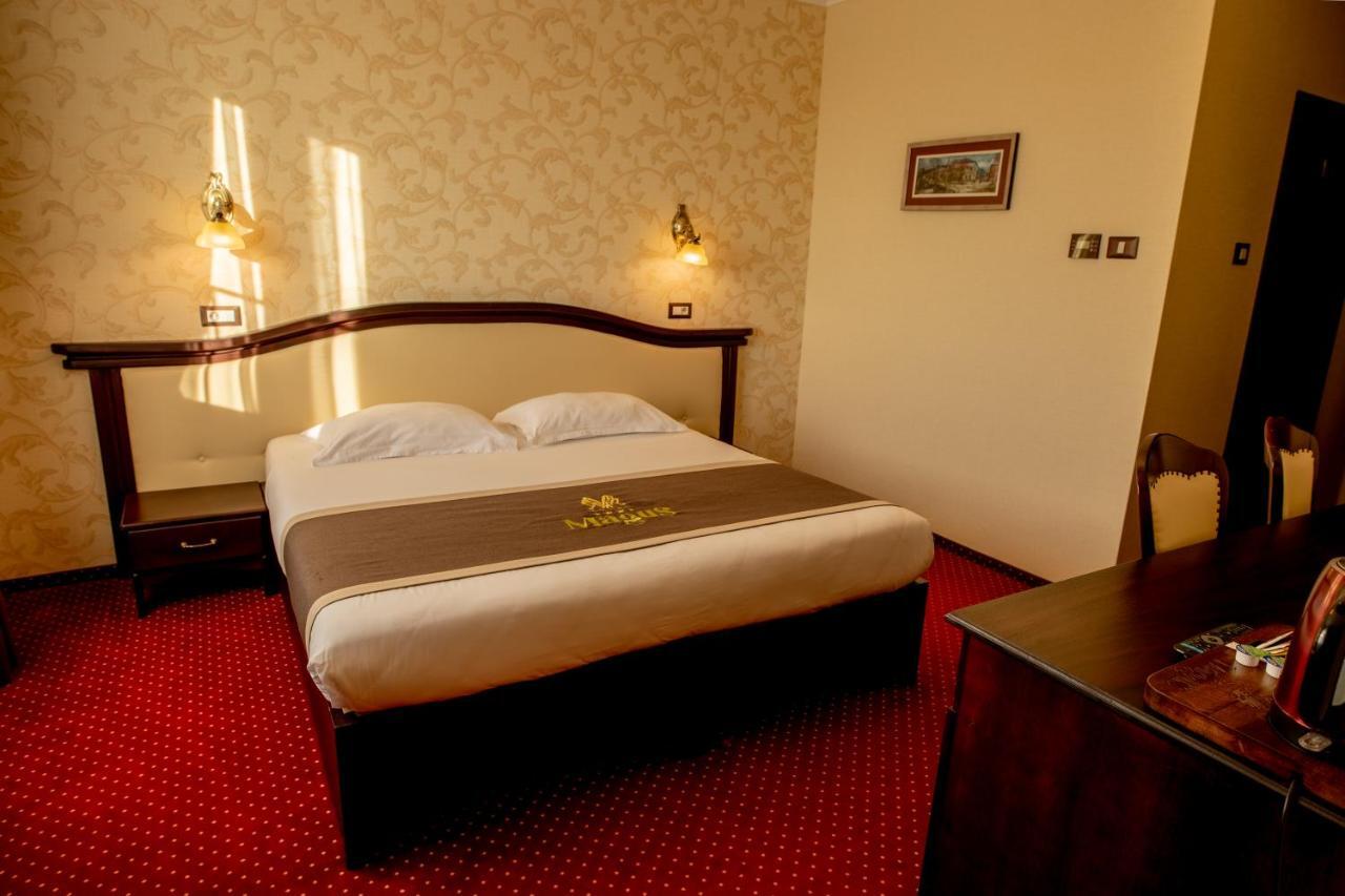 Magus Hotel Baia Mare Exterior photo