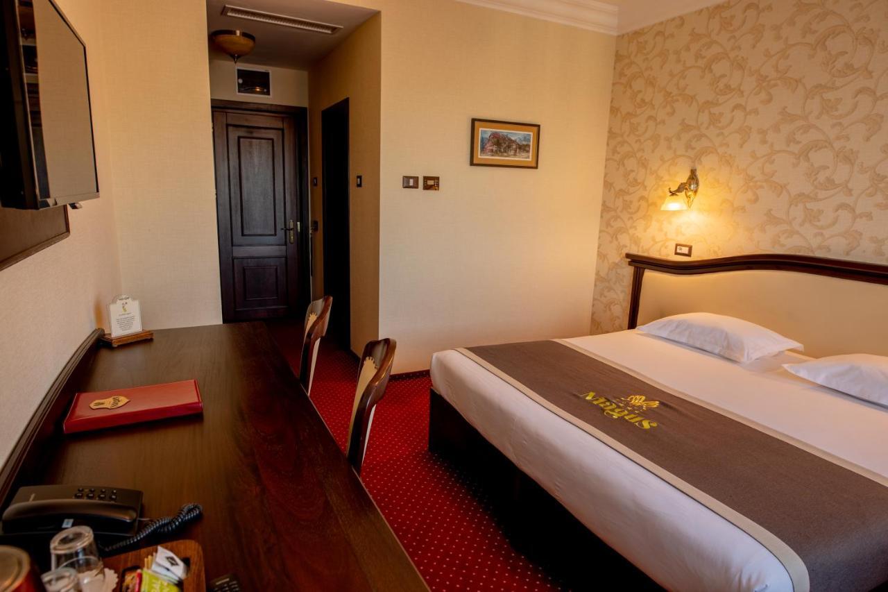 Magus Hotel Baia Mare Exterior photo