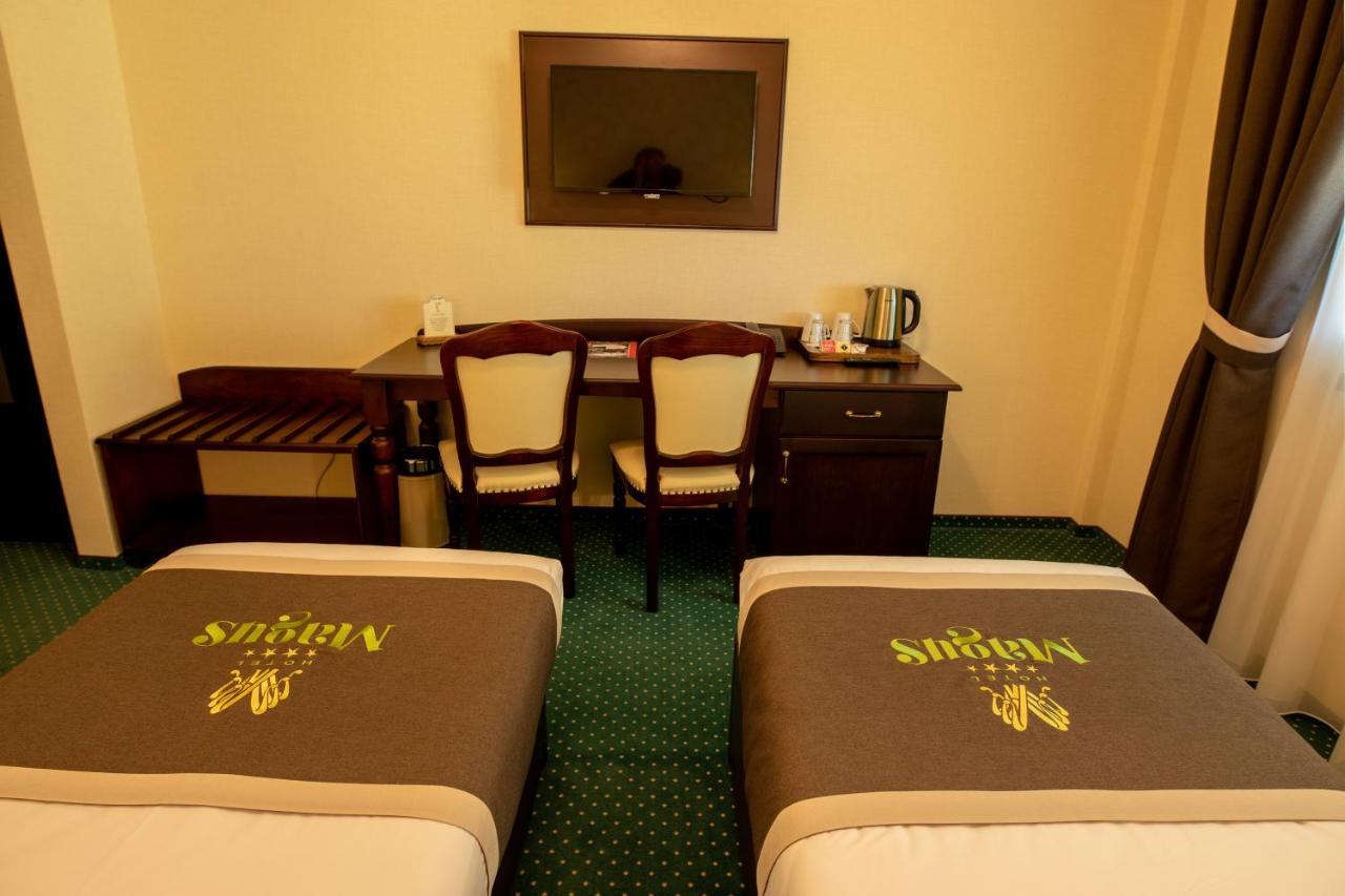 Magus Hotel Baia Mare Exterior photo